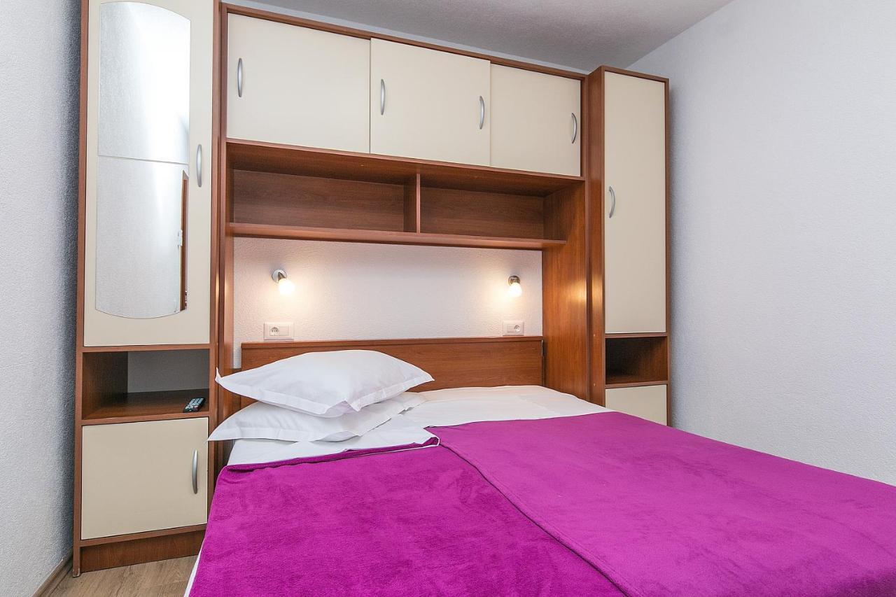 Apartments By The Sea Brela, Makarska - 20778 מראה חיצוני תמונה