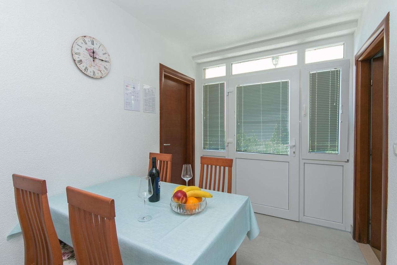 Apartments By The Sea Brela, Makarska - 20778 מראה חיצוני תמונה