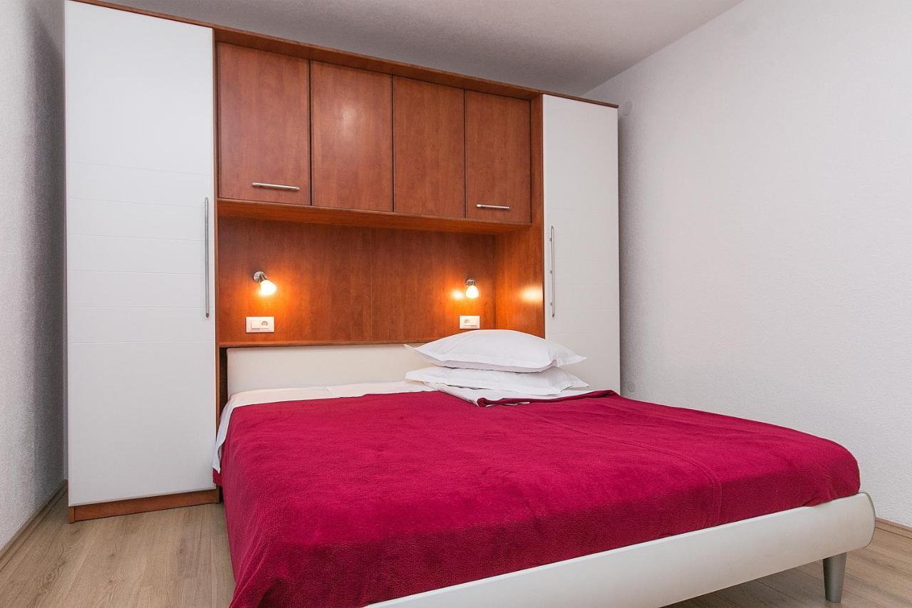 Apartments By The Sea Brela, Makarska - 20778 מראה חיצוני תמונה