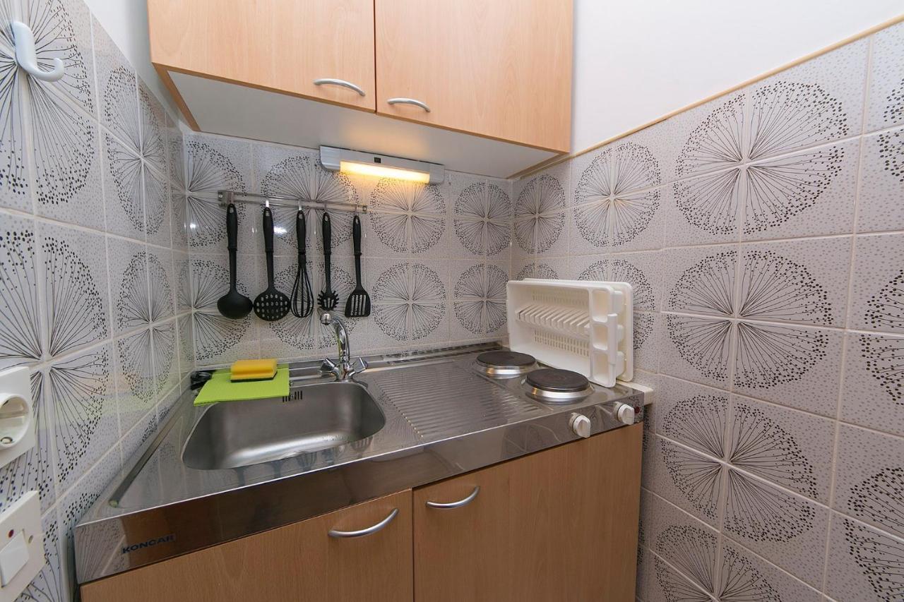 Apartments By The Sea Brela, Makarska - 20778 מראה חיצוני תמונה