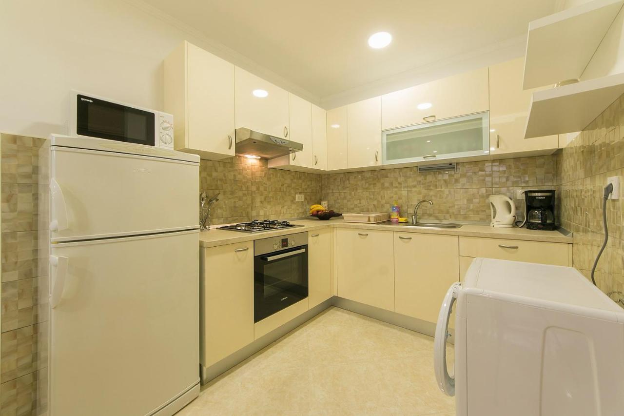 Apartments By The Sea Brela, Makarska - 20778 מראה חיצוני תמונה