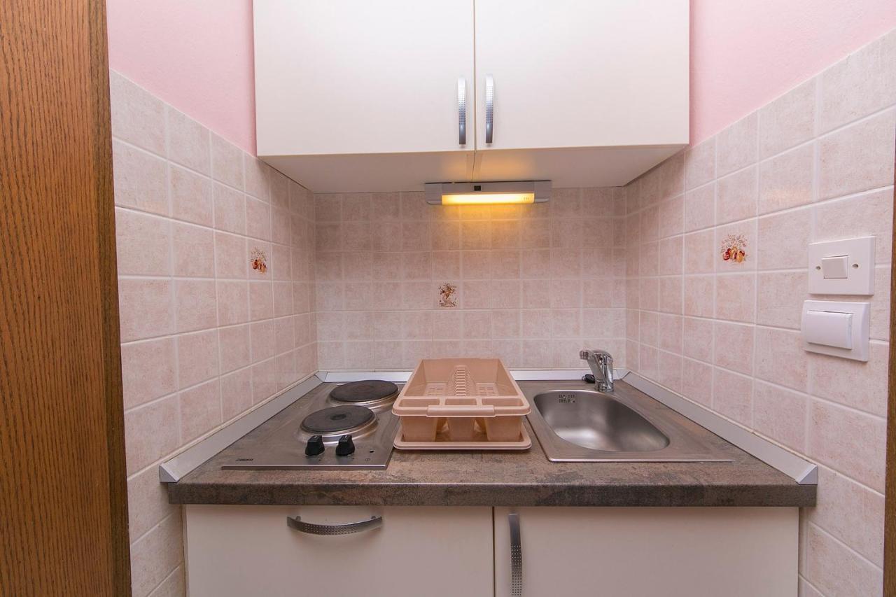 Apartments By The Sea Brela, Makarska - 20778 מראה חיצוני תמונה