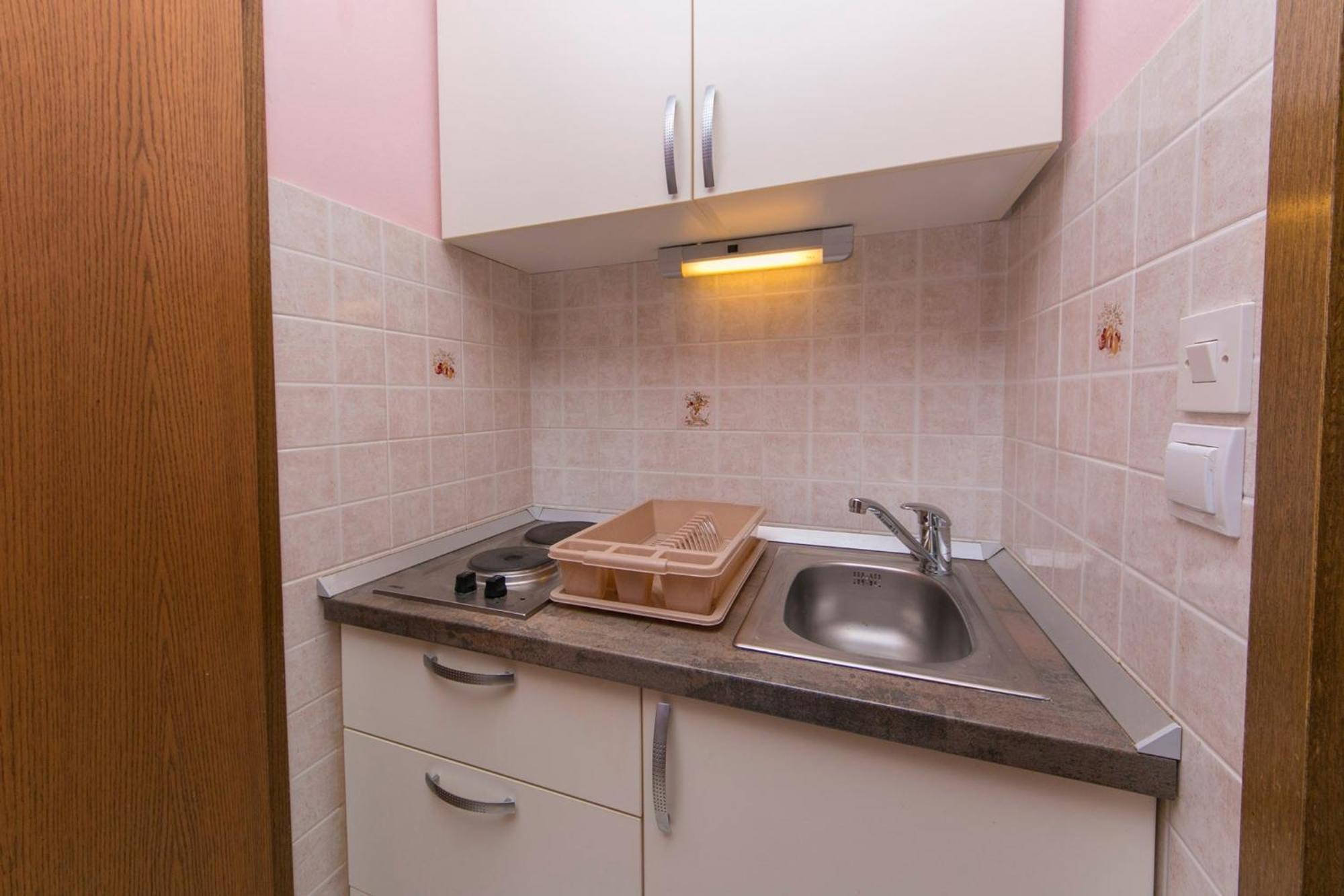 Apartments By The Sea Brela, Makarska - 20778 חדר תמונה