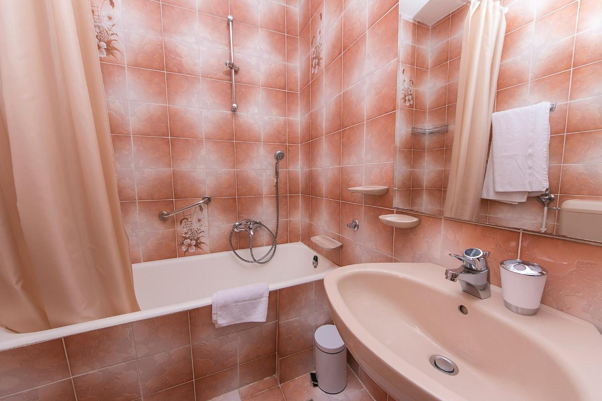 Apartments By The Sea Brela, Makarska - 20778 חדר תמונה